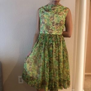1950’s green rose dress